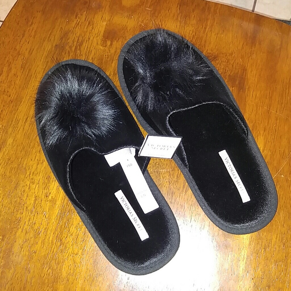 Victoria's Secret black velour slippers L